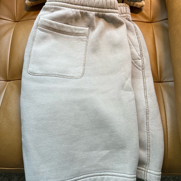 Abercrombie & Fitch Tan Fleece Relaxed Shorts Men’s Large NWT - Picture 6 of 12
